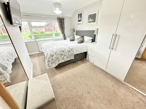 Ascot Drive Great Sutton